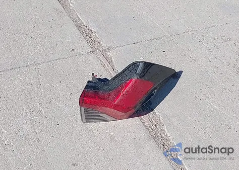 2024 Toyota Rav4 Xle Premium z USA, uszkodzony, nr VIN 2T3C1RFV0RW305749